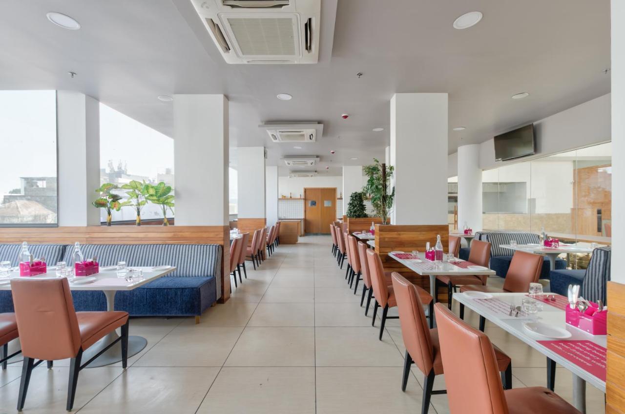Ginger Surat City Centre Exterior photo