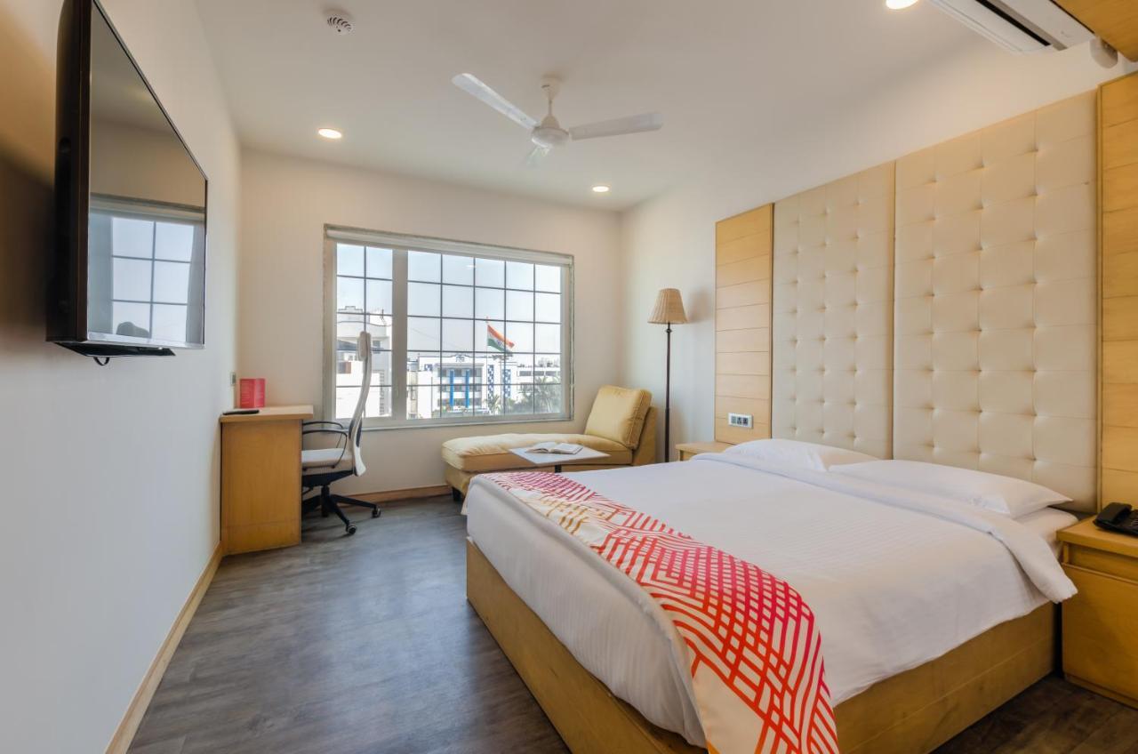 Ginger Surat City Centre Exterior photo